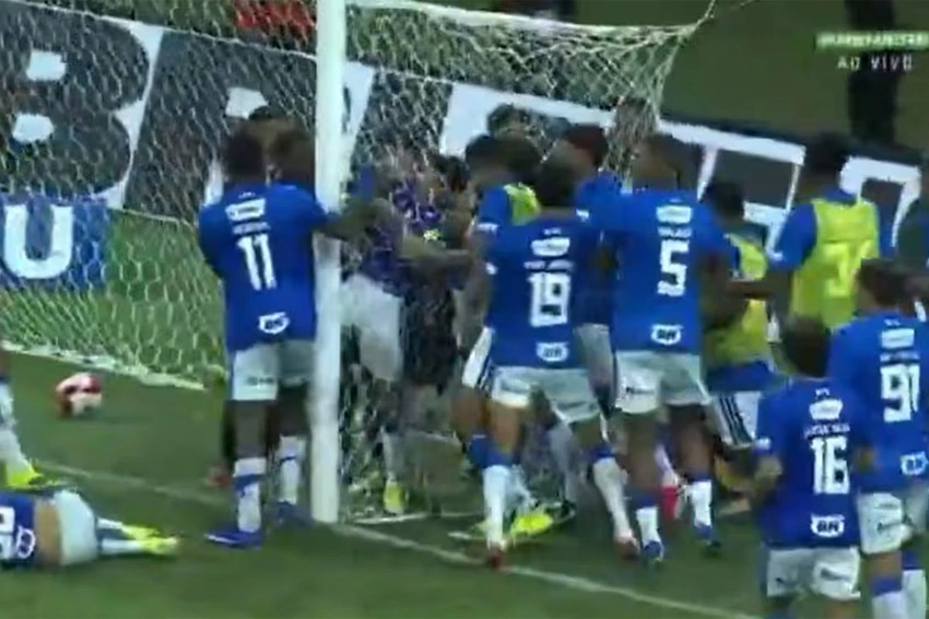Mass brawl mars Brazil state final as 23 players sent off