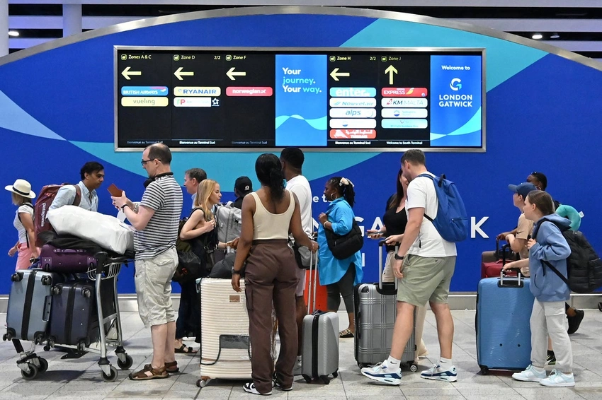 Gatwick Water Woes END! Supply Restored After 8-Hour Outage ✈️💧