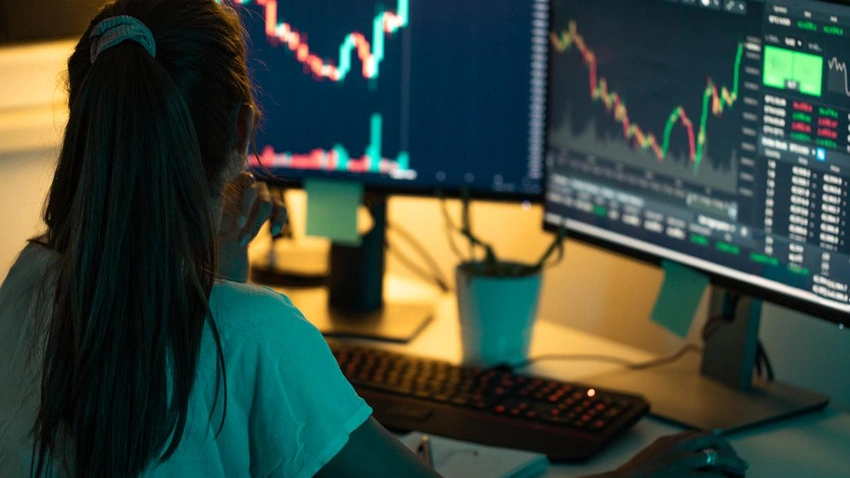 Nifty dips below 25,600 as IT selloff drags Sensex down sharply