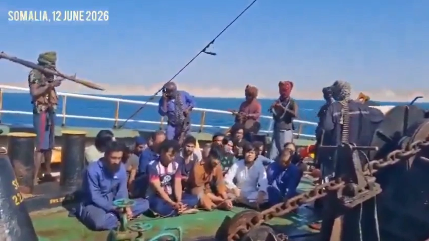 Somali Pirates' Return: Hostages Plead Amid Middle East War Reroutes