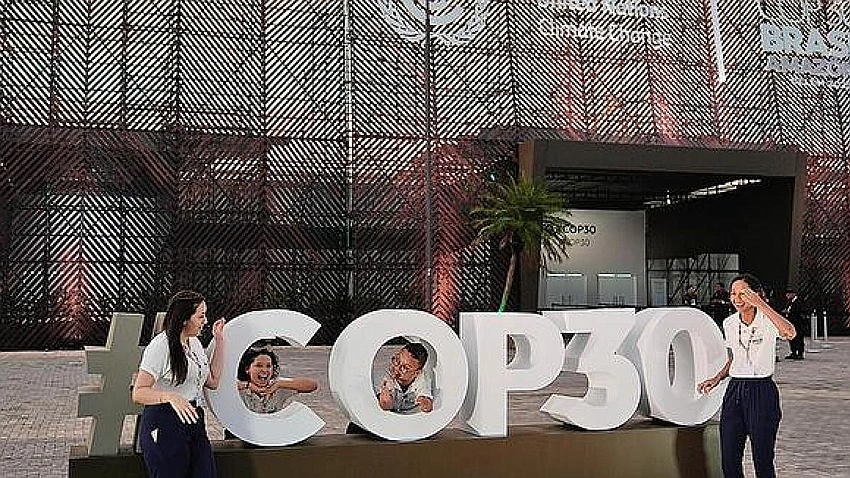 COP30 Deadlock Over Fossil Fuels Halts Progress in Belém Talks