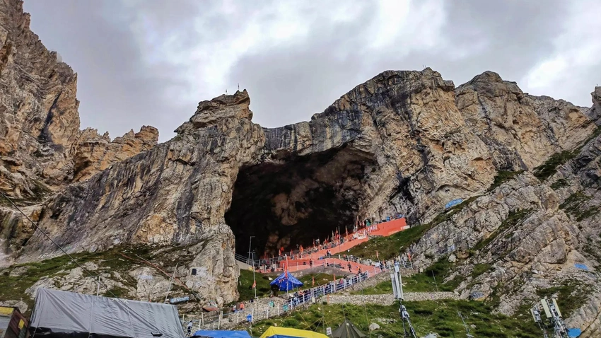 Amarnath Yatra 2026: Second Batch Departs Jammu Amidst Strict Advisories!