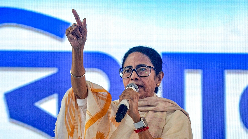 Mamata Banerjee threatens dharna over SIR voter list deletions