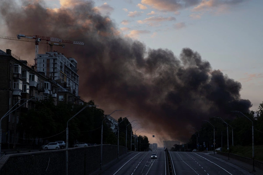 Ukraine Launches Massive Drone Attack on Moscow: 400 Drones Target Capital