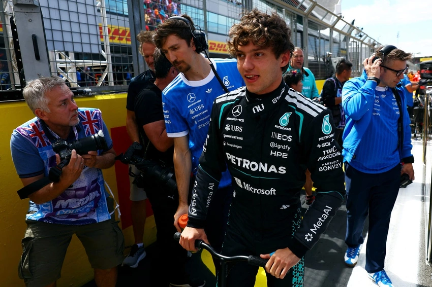Antonelli Dominates British GP Sprint, Hamilton Fears Main Race Showdown!