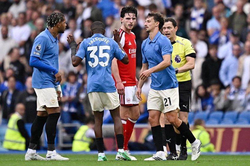 Arsenal Stunned! Brighton Delivers Shock 3-0 Defeat, Arteta "Extremely Disappointed"