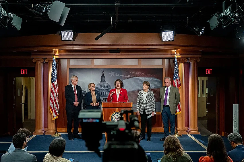 Senate Approves Deal to End Historic US Government Shutdown
