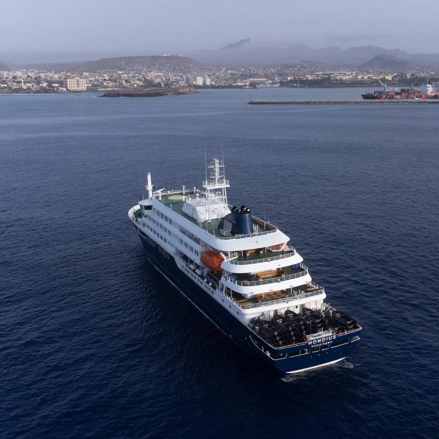 Hantavirus Crisis Aboard the Hondius: Cruise to Canary Islands