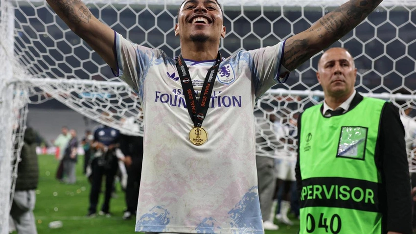 Villa's Summer Shakes Up! Record Sale & Major Signings Boost Club Fortunes 💸⚽