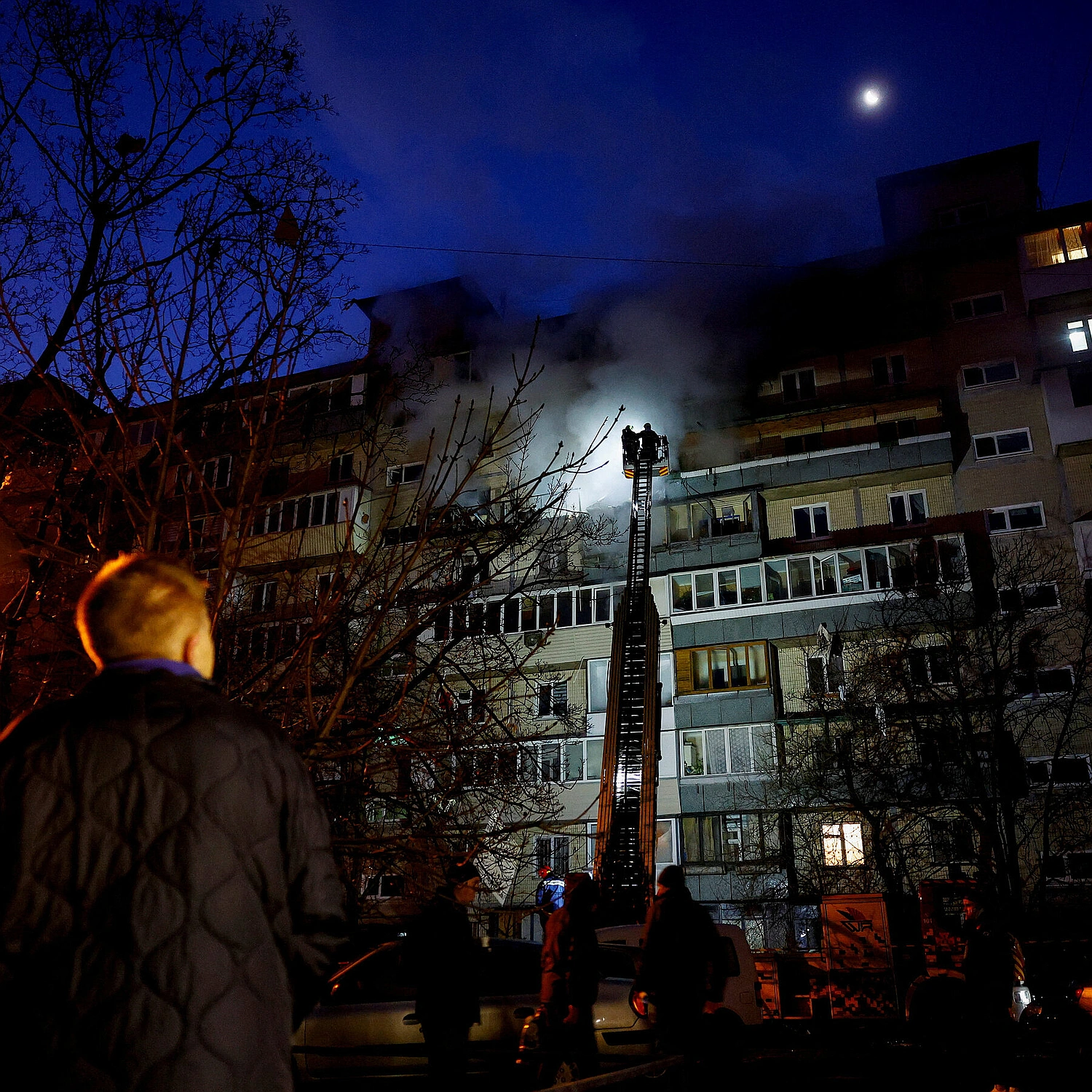 Kyiv Hit in Massive Night Strikes as Russia Targets Power Grid