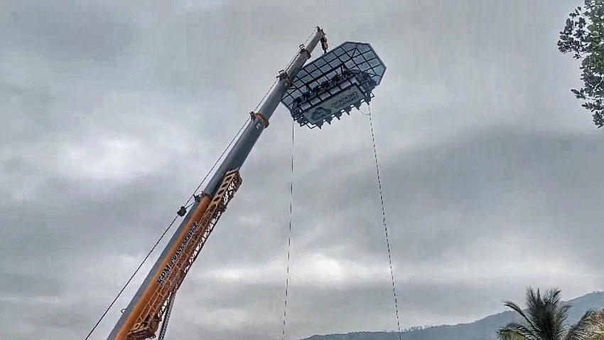 Sky dining mishap in Kerala leaves tourists stranded 120 ft up; rescue underway