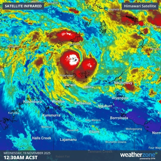 Cyclone Fina Lashes Darwin, Strongest Since 1974