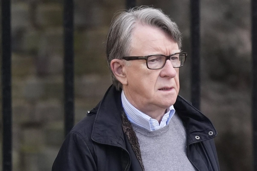 Officials seek Mandelson's personal messages for file release