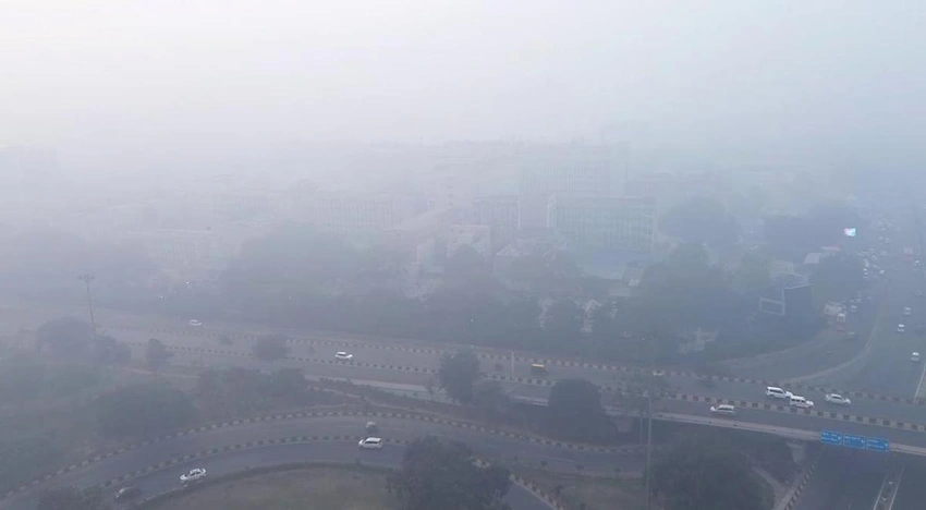 Delhi in toxic fog as AQI hits severe levels, flights delayed