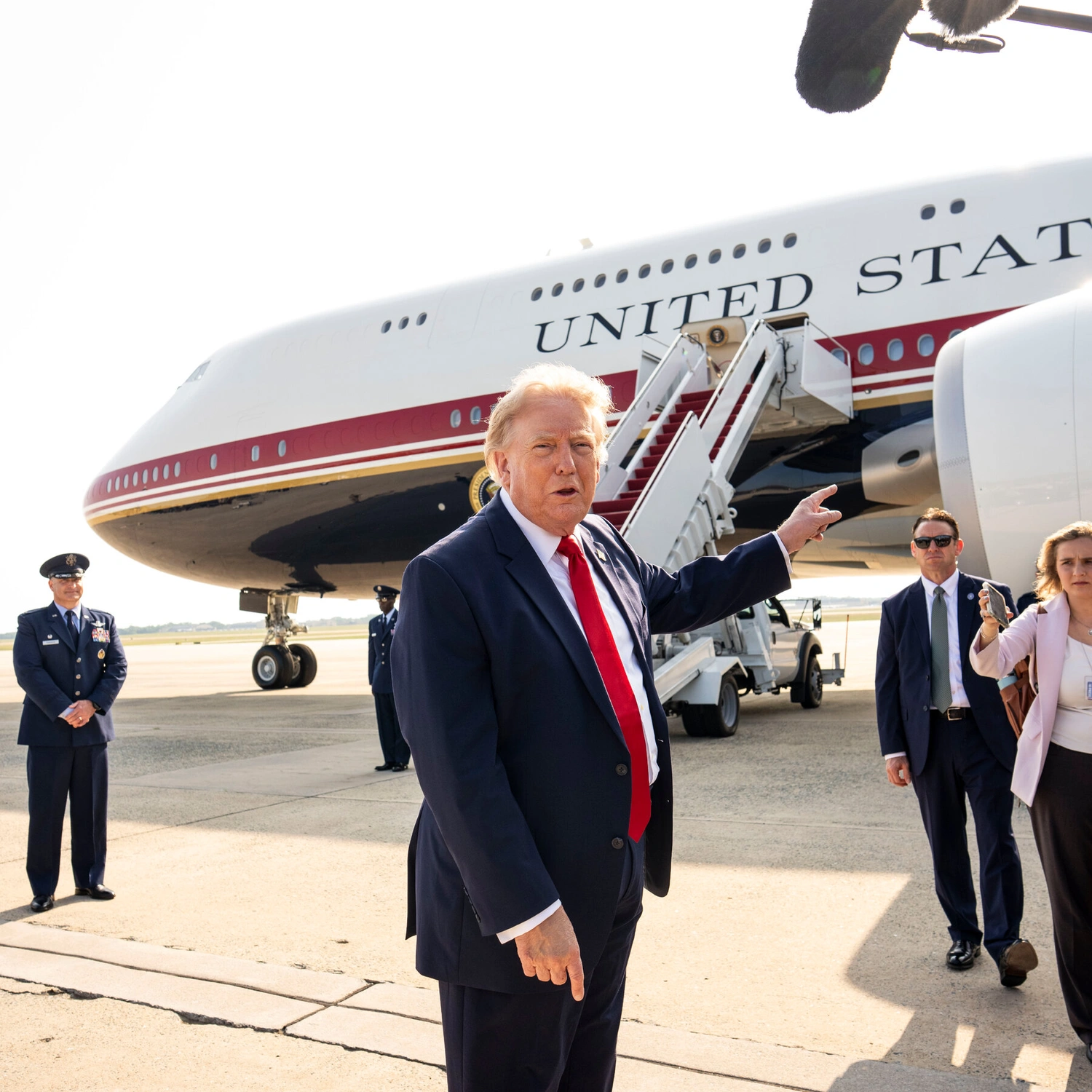 Trump Admin Subpoenas NYT Reporters Over Air Force One Story! #PressFreedom