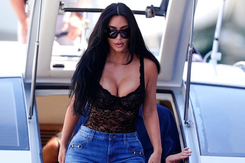 Kim K Rocks Monaco GP Paddock, Cheers on Lewis Hamilton in Style!