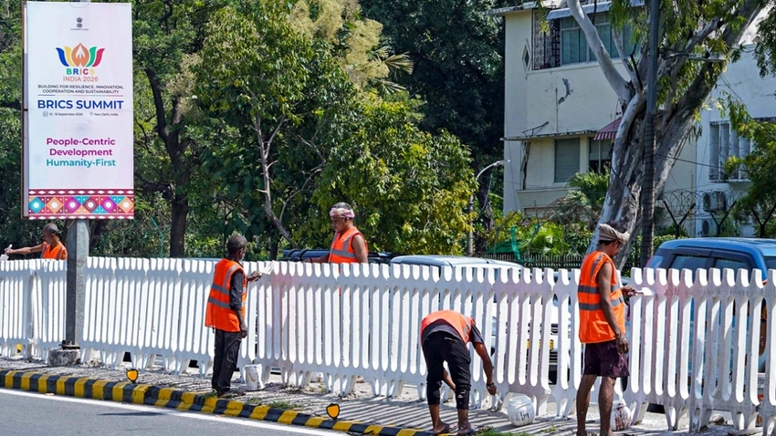 Delhi Gears Up: 15,000 Police for BRICS Summit Security!
