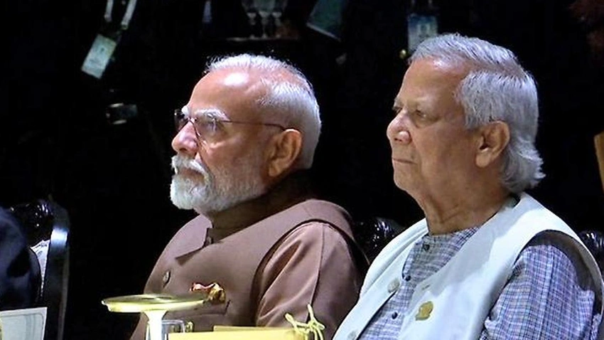 India Recalls Diplomats' Families From Bangladesh Ahead of Polls
