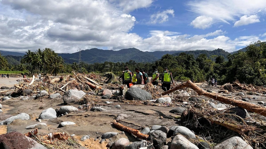 Cyclone Senyar Devastates Sumatra as Flood Crisis Deepens