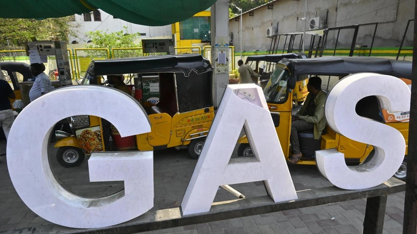 Panic over fuel supply chokes Hyderabad roads during morning rush