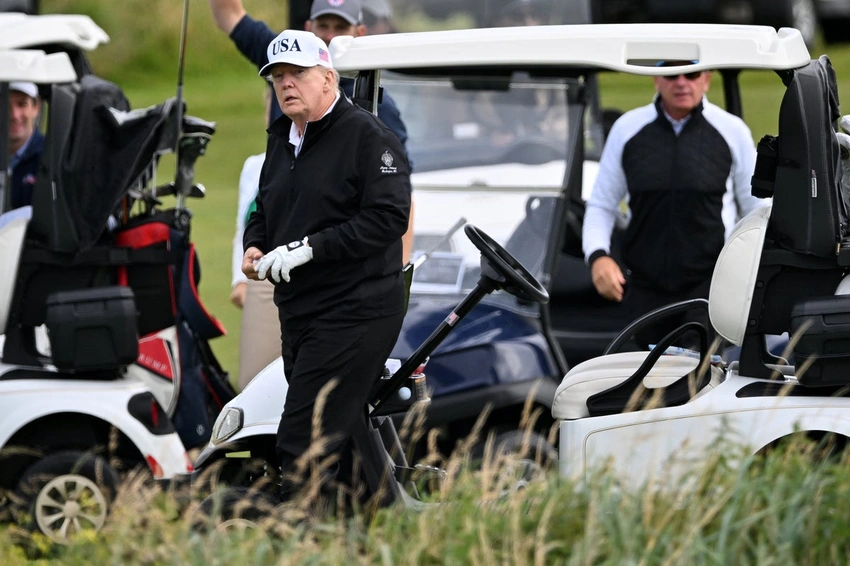 Trump gets 'hero's reception' at Irish golf resort, stirs diplomatic row!