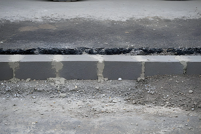 Manhattan Sidewalk Repair: Your Guide to DOT Compliance & Concrete Restoration