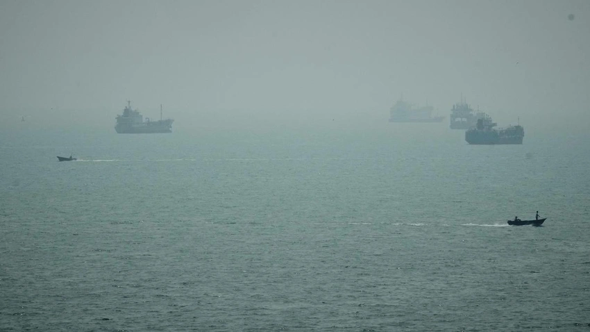 Iranian Ship Struck Near Hormuz, 1 Dead! Tensions Rise in Middle East