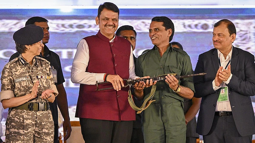 28 Maoists with ₹89 lakh bounty surrender in Narayanpur, Chhattisgarh