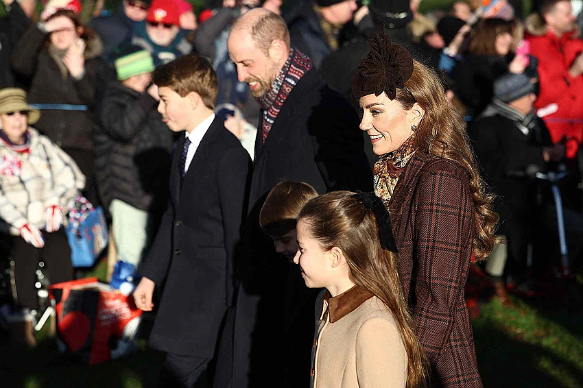Royal Christmas Walk: George, Charlotte and Louis Bring Holiday Cheer