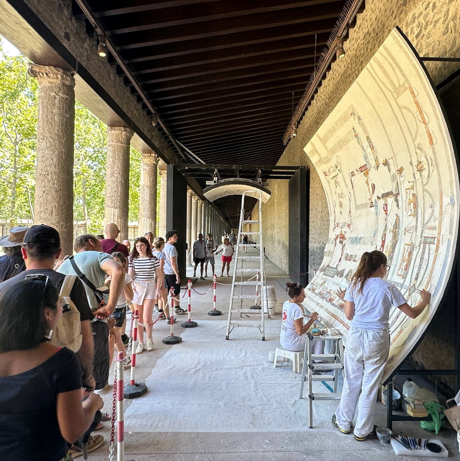 Ancient Pompeii Fresco Unveiled: Mythical Love Story Restored!