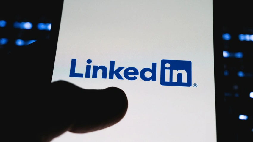 Is Your LinkedIn Feed a Bot Farm? The AI Takeover No One Saw Coming