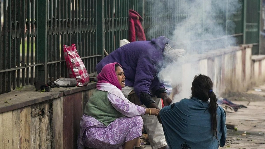 Delhi kicks off February with warmer days ahead, but air quality stays poor