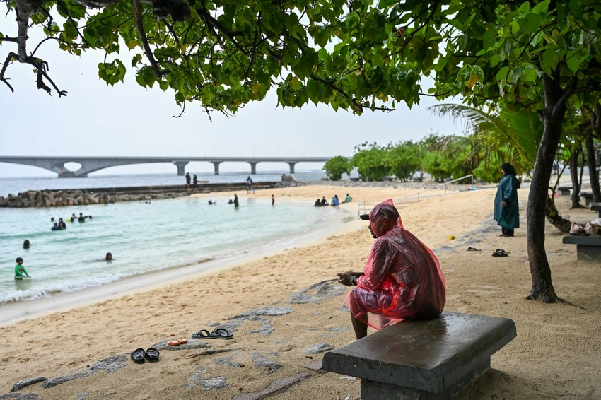 Five Italians Die in Maldives Underwater Cave Dive