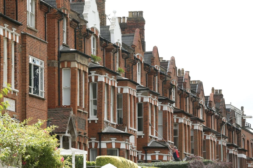 UK Rents Outside London Stall as Hotspots Emerge