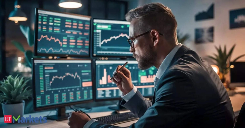 Nifty Takes Breather, Sensex in Red: Analysts Eye Next Market Move