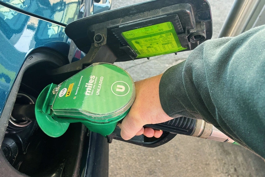 Hundreds of UK Petrol Stations Probed Over Live Price Reporting Failures