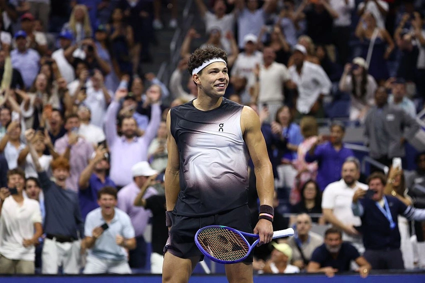 Zverev Dominates Khachanov, Secures Spot in US Open Final!