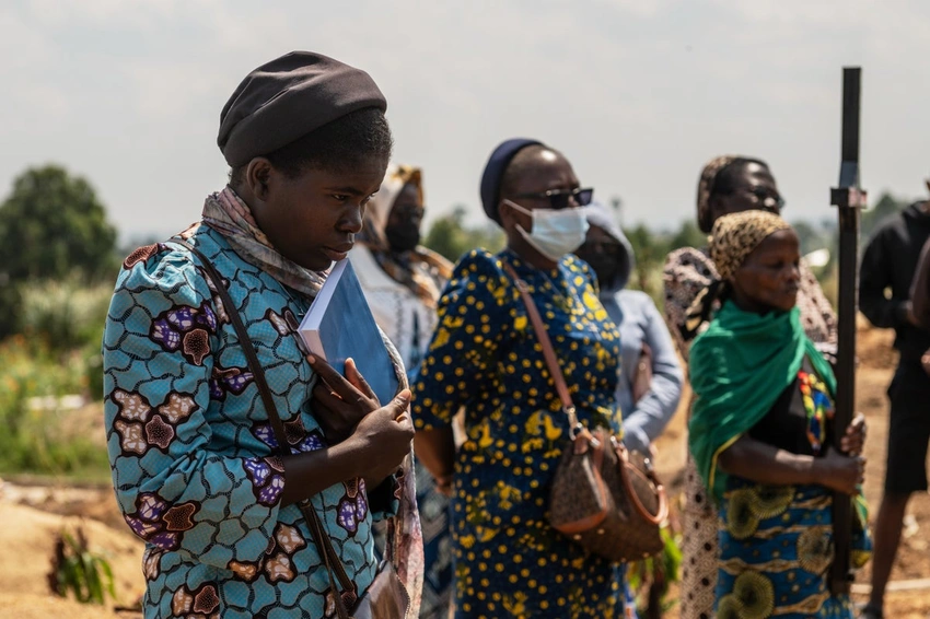 Congo's Ebola Crisis Deepens: 6-Month-Old's Burial Highlights Spreading Outbreak