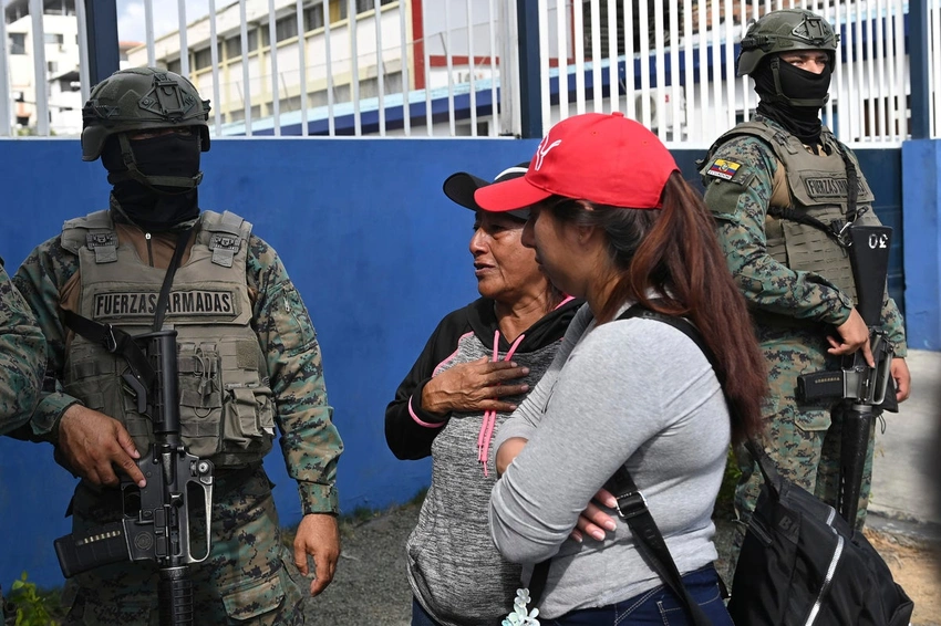 US Sinks Ecuadorian Ship in Pacific, Alleged Links to Los Choneros Drug Trafficking
