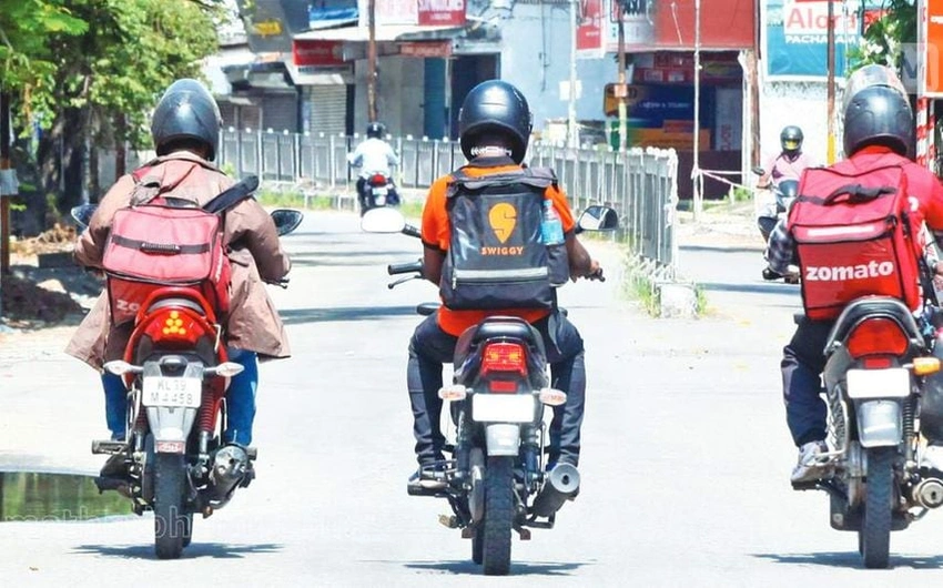 Tech giant ya Dabbawala? Swiggy‑Zomato debate sheds gloomy light on India