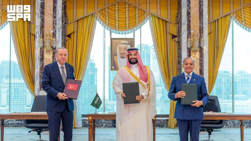 Pakistan Pitches NATO-Like Islamic Military Alliance!