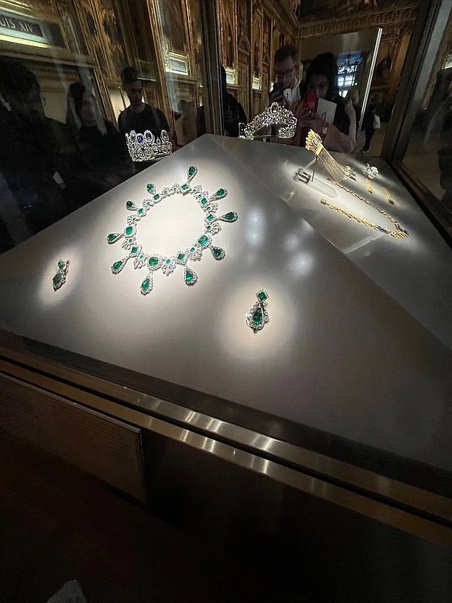 Louvre Heist: Thieves flee with €88M crown jewels