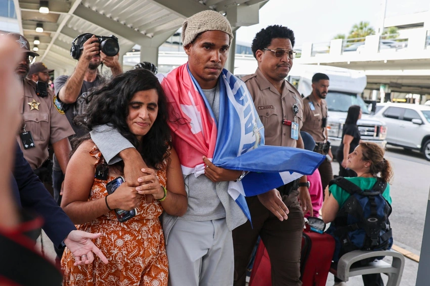 Cuban Dissident Luis Manuel Otero Alcántara Exiled to US After 5 Years in Prison