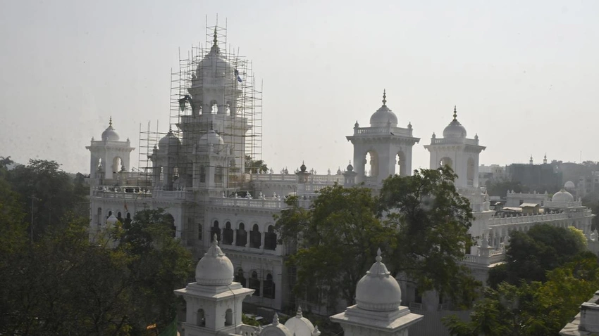 Telangana Speaker put under SC lens; two-week deadline set on disqualification pleas