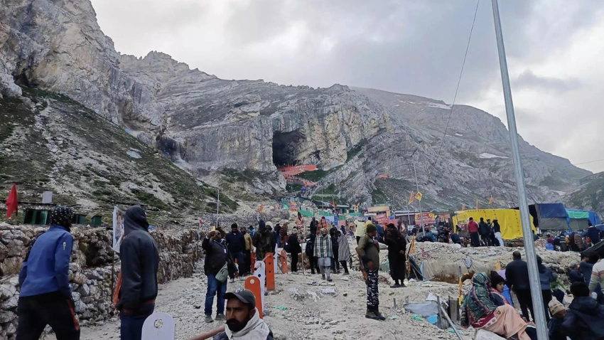 Amarnath Yatra: New Batch of 6,700+ Pilgrims Departs Jammu!