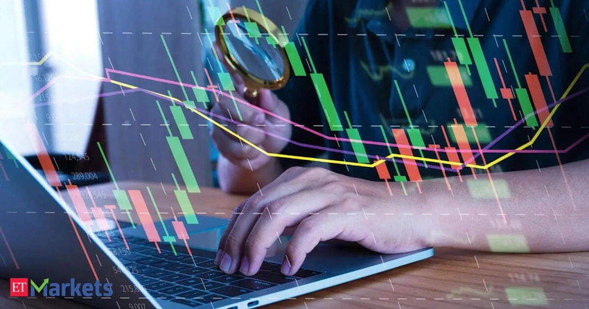 US Jobs Report Looms: Wall Street Eyes Fed's Next Move!
