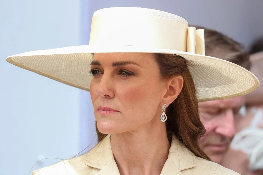 Princess Kate Urges 'Human Connection' Amid Digital Age Concerns 📱