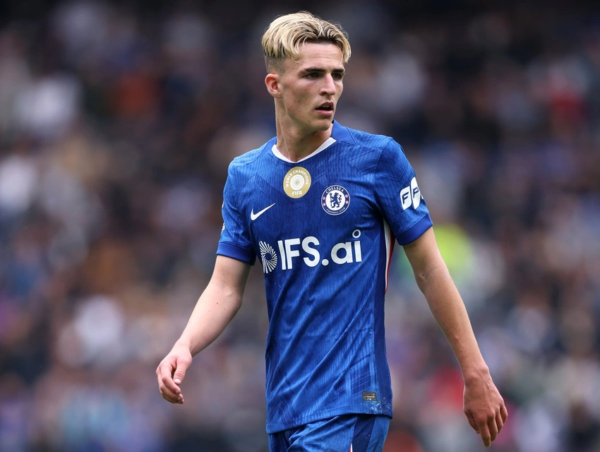 Man Utd Snatch Chelsea Midfielder Andrey Santos in £50M Deal!