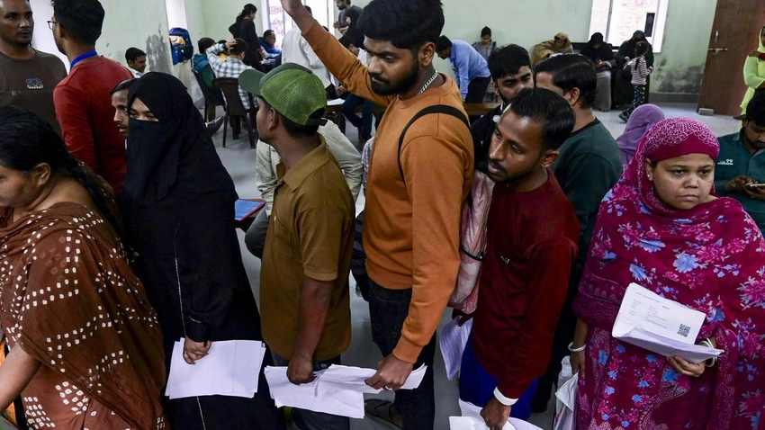 ECI Extends Bengal SIR Deadlines Following SC Order