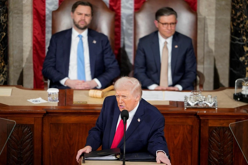 Tariff Refunds Go to Importers as Trump Defends Tariff Strategy